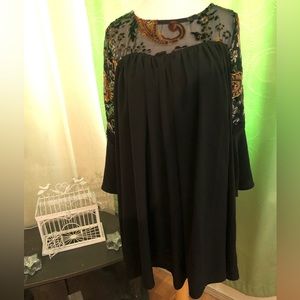 Beautiful NWOT Umgee S Black Tunic Dress with lace upper and crushed velvet!!